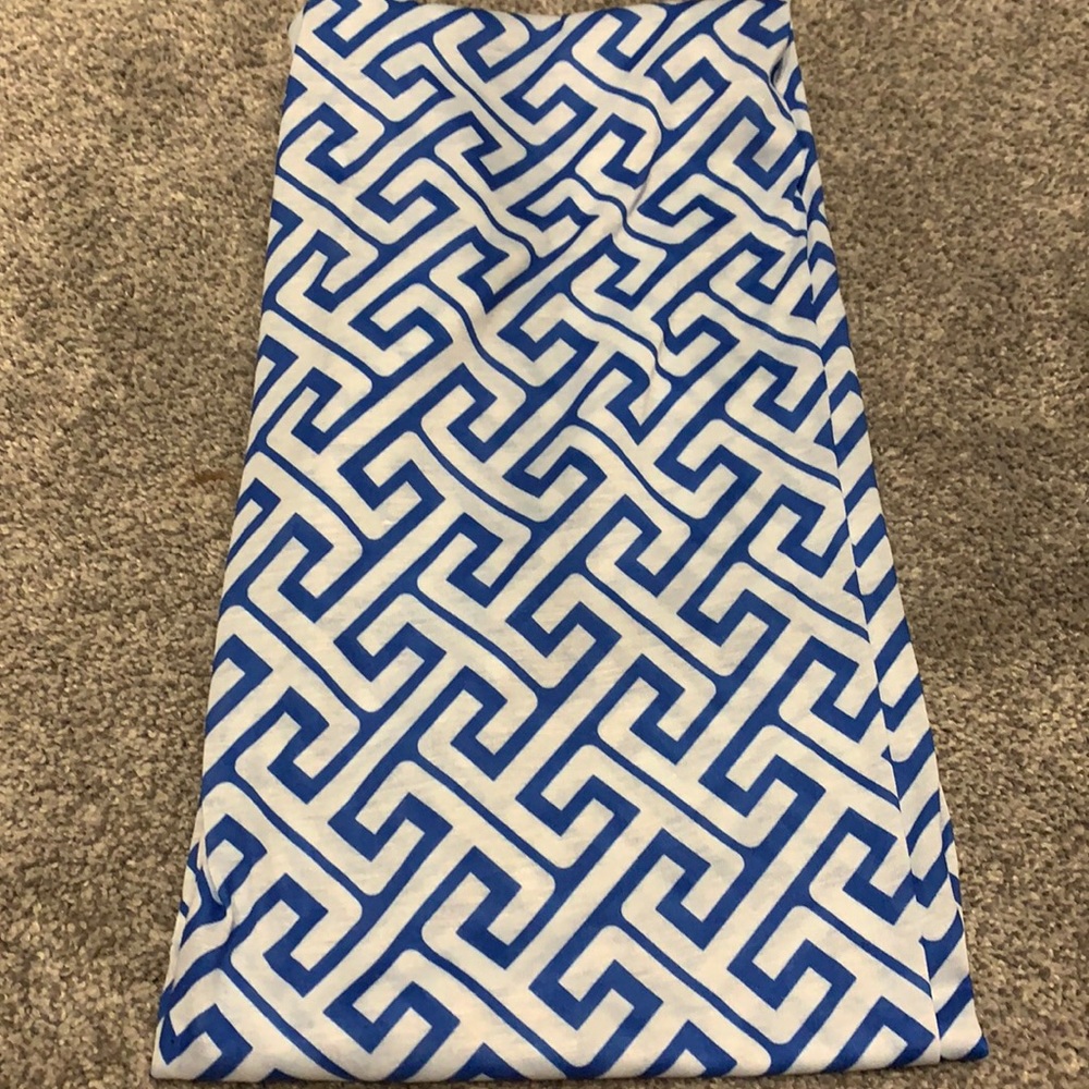 Infinity scarf with pocket